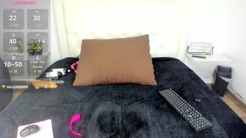 Snapshot of rouse_sexy_hotxx77 chatting on October 29, 2025, 2:03 am rouse_sexy_hotxx77 online show from October 29, 2025, 2:03 am