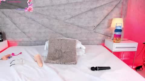 Snapshot of rouse_sweet_ chatting on April 14, 2026, 10:16 pm ROUSE online show from April 14, 2026, 10:16 pm