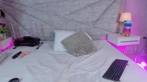 Snapshot of rouse_sweet_ chatting on May 2, 2026, 9:53 pm ROUSE online show from May 2, 2026, 9:53 pm