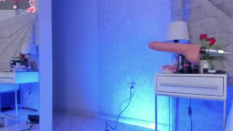 Snapshot of rouse_sweet_ chatting on May 7, 2026, 11:43 pm ROUSE online show from May 7, 2026, 11:43 pm