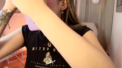 Snapshot of rousee_v chatting on February 26, 2026, 1:21 pm Rousee online show from February 26, 2026, 1:21 pm