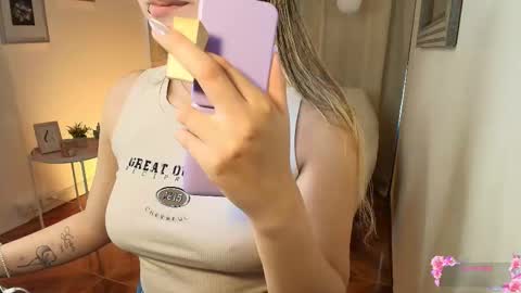 Snapshot of rousee_v chatting on March 14, 2026, 1:05 pm Rousee online show from March 14, 2026, 1:05 pm