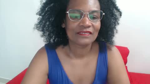 luxa online show from December 5, 2024, 7:38 pm