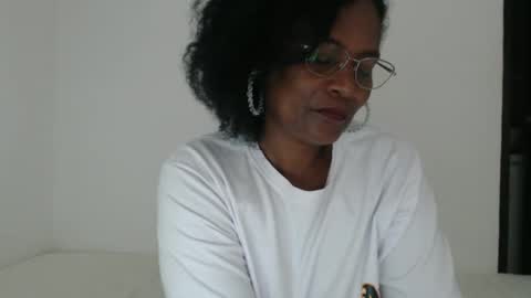 luxa online show from September 26, 2025, 4:22 pm