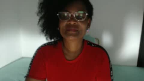 luxa online show from November 14, 2025, 12:37 pm