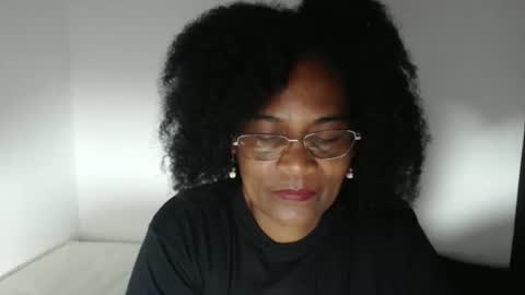 luxa online show from November 17, 2025, 11:10 pm