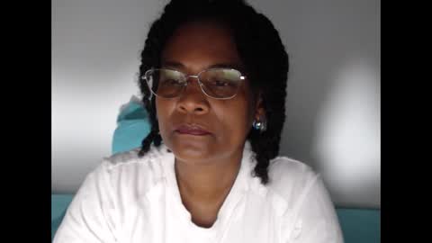 luxa online show from November 26, 2025, 2:51 pm