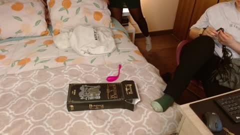 Rouss marie henao  online show from December 8, 2024, 9:46 am