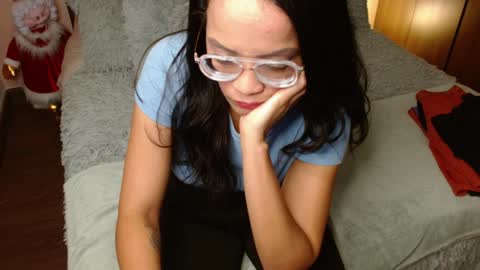 Rouss marie henao  online show from December 21, 2024, 8:07 am