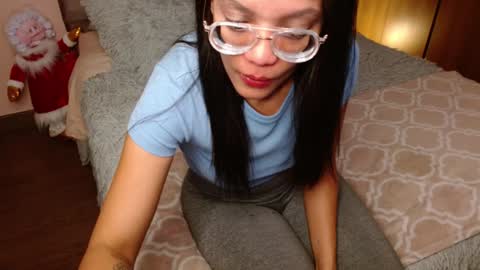 Rouss marie henao  online show from January 4, 2025, 5:27 am