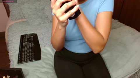 Rouss marie henao  online show from January 12, 2025, 3:07 am