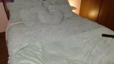 Rouss marie henao  online show from January 12, 2025, 6:17 am
