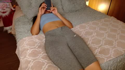 Rouss marie henao  online show from January 19, 2025, 2:36 am