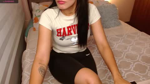 Rouss marie henao  online show from February 12, 2025, 6:08 am