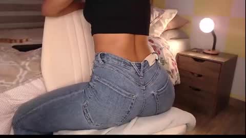 Rouss marie henao  online show from June 13, 2026, 4:49 pm