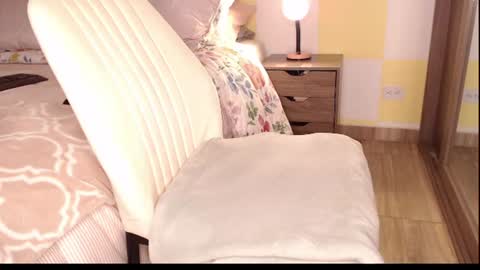 Rouss marie henao  online show from June 15, 2026, 10:34 pm
