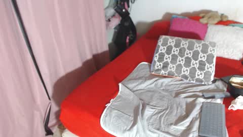 rousse online show from September 19, 2025, 3:19 am