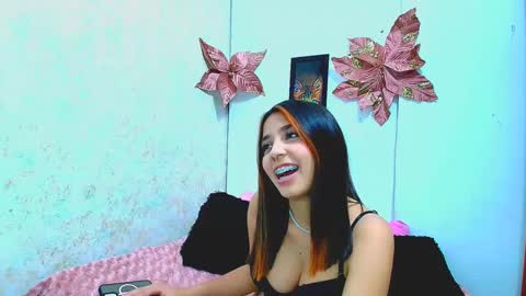 rousse_violet online show from February 3, 2025, 10:32 pm