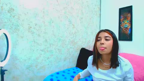 rousse_violet online show from March 10, 2025, 8:34 pm