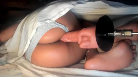 Snapshot of roussh_ chatting on February 7, 2026, 8:40 am Rosa online show from February 7, 2026, 8:40 am