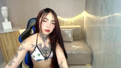 Roux  online show from October 7, 2025, 7:55 pm