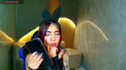 Roux  online show from February 25, 2026, 8:18 pm