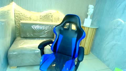 Roux  online show from March 26, 2026, 3:34 am