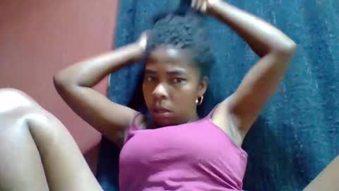 rovaelyah online show from September 28, 2025, 3:45 am