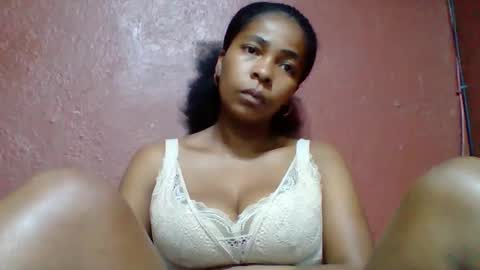 rovaelyah online show from October 20, 2025, 2:45 am