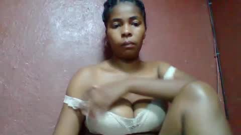 rovaelyah online show from October 22, 2025, 2:39 pm