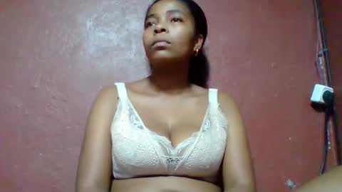 Snapshot of rovaelyah chatting on February 6, 2026, 2:49 am rovaelyah online show from February 6, 2026, 2:49 am