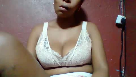 Snapshot of rovaelyah chatting on February 17, 2026, 1:07 pm rovaelyah online show from February 17, 2026, 1:07 pm