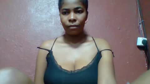 Snapshot of rovaelyah chatting on March 3, 2026, 2:39 am rovaelyah online show from March 3, 2026, 2:39 am