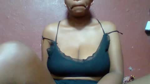 Snapshot of rovaelyah chatting on March 4, 2026, 2:50 am rovaelyah online show from March 4, 2026, 2:50 am