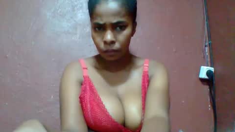 Snapshot of rovaelyah chatting on March 9, 2026, 3:05 pm rovaelyah online show from March 9, 2026, 3:05 pm