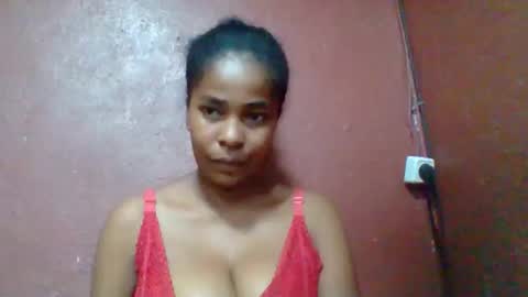 Snapshot of rovaelyah chatting on March 11, 2026, 6:25 pm rovaelyah online show from March 11, 2026, 6:25 pm