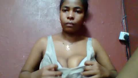 Snapshot of rovaelyah chatting on March 21, 2026, 8:23 pm rovaelyah online show from March 21, 2026, 8:23 pm