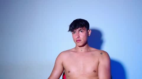 rowanboy23 online show from May 5, 2026, 1:35 am