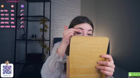 Michelle online show from December 17, 2024, 4:23 am