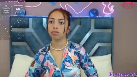 Snapshot of roxan_fox_ chatting on February 23, 2026, 4:54 am Roxane online show from February 23, 2026, 4:54 am