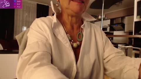 Roxana online show from December 4, 2024, 5:33 pm