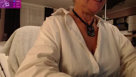 Roxana online show from December 6, 2024, 5:22 pm