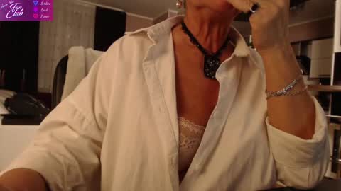 Roxana online show from December 9, 2024, 5:52 pm