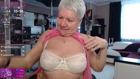Roxana online show from March 26, 2026, 2:44 pm