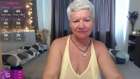 Snapshot of roxana_brooks chatting on May 21, 2026, 1:12 am Roxana online show from May 21, 2026, 1:12 am