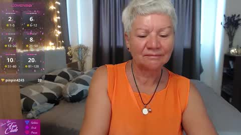 Snapshot of roxana_brooks chatting on May 25, 2026, 11:44 pm Roxana online show from May 25, 2026, 11:44 pm