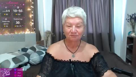Snapshot of roxana_brooks chatting on June 3, 2026, 12:46 am Roxana online show from June 3, 2026, 12:46 am