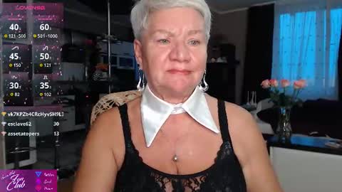 Snapshot of roxana_brooks chatting on August 4, 2026, 6:43 pm Roxana online show from August 4, 2026, 6:43 pm