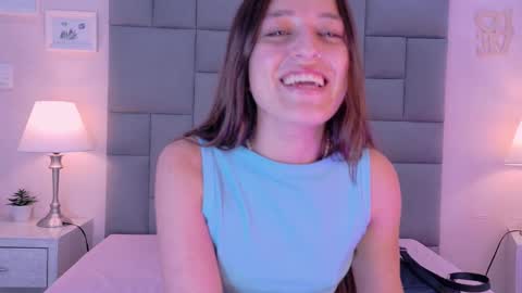 Snapshot of roxana_mill chatting on October 11, 2025, 6:39 pm Roxana online show from October 11, 2025, 6:39 pm