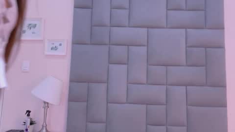 Snapshot of roxana_mill chatting on October 12, 2025, 5:23 pm Roxana online show from October 12, 2025, 5:23 pm